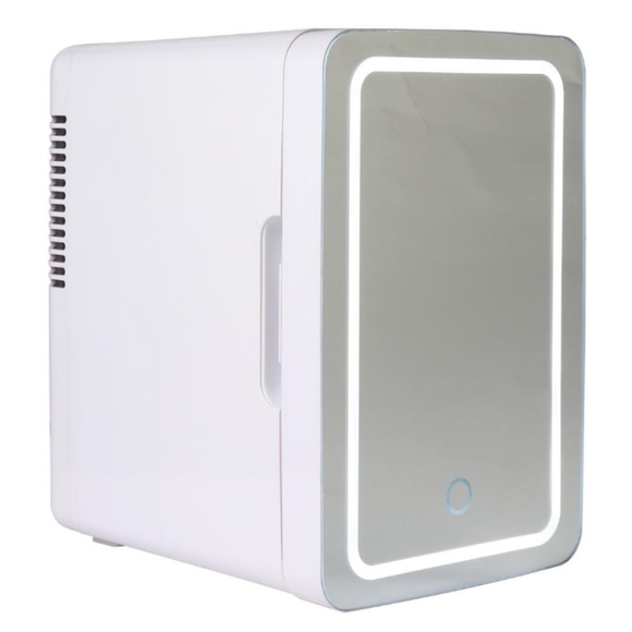 LAST ONE! LED LIGHTED MINI FRIDGE 6L - Picture 3 of 10